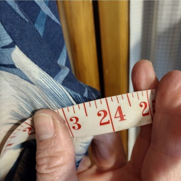 Vintage silk Hawaiian shirt - Picture 5 of 6